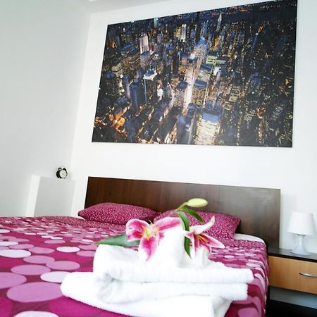 Ferienwohnung Luxury Apartament Bukarest Exterior foto