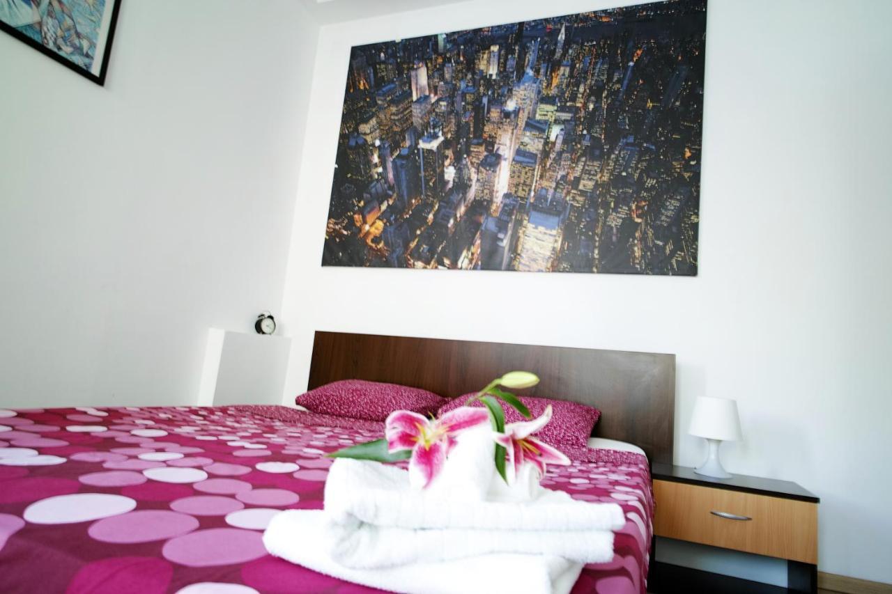Ferienwohnung Luxury Apartament Bukarest Exterior foto
